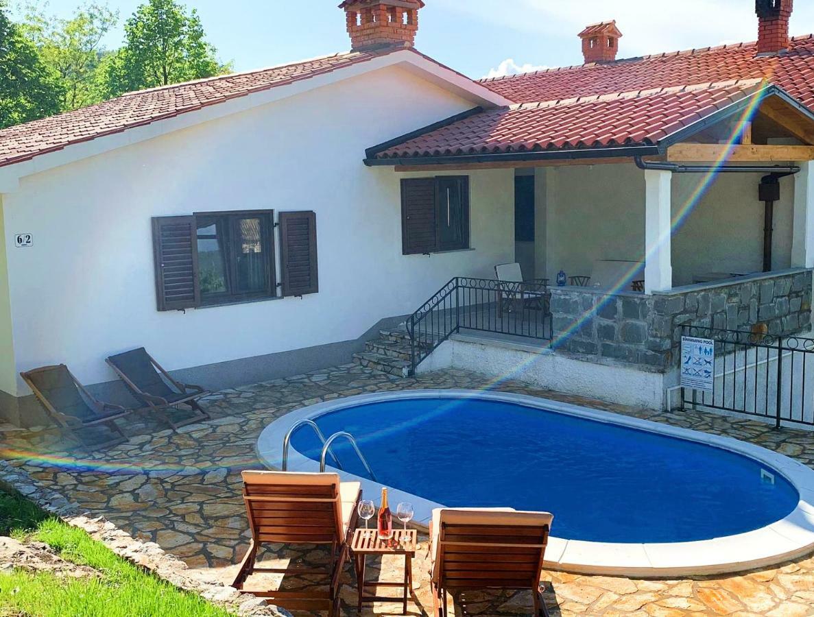Holiday Home Deni Roč Exterior foto